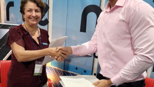 Contrato Marco con la Importadora Energoimport y la Comercializadora de Servicios Médicos Cubanos S.A.