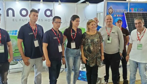 Visit of the First Viceminister of MINCEX to the RENOVA S.U.R.L. stand at FIHAV 2022