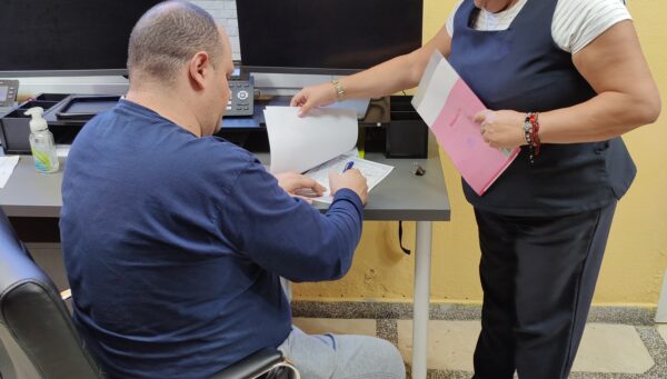 Signing of Yellow Pages Advertising Contract