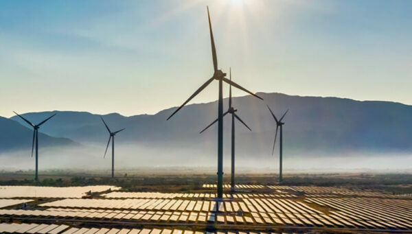 La eólica y la solar producirán más de un tercio de la electricidad mundial en 2030.