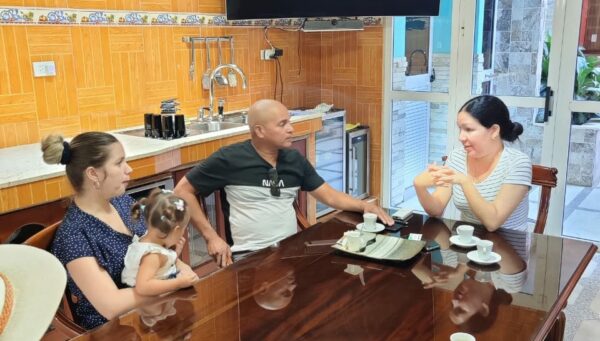 Visit of directors of the company Ruedas Caimán S.R.L.