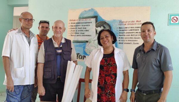 RENOVA S.R.L. delivers donations to the Joaquín de Agüero Polyclinic in Camagüey.