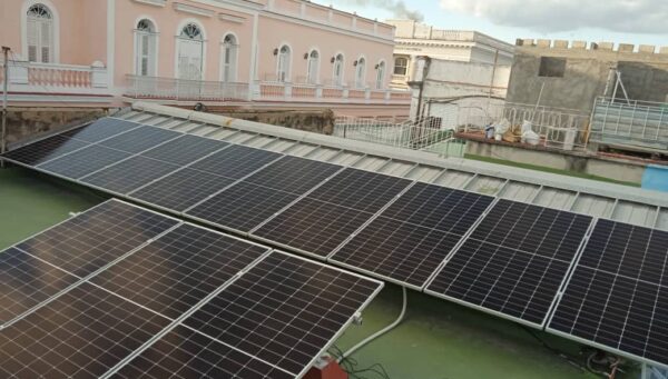 Installation of backup system at Transtur Cienfuegos branch.