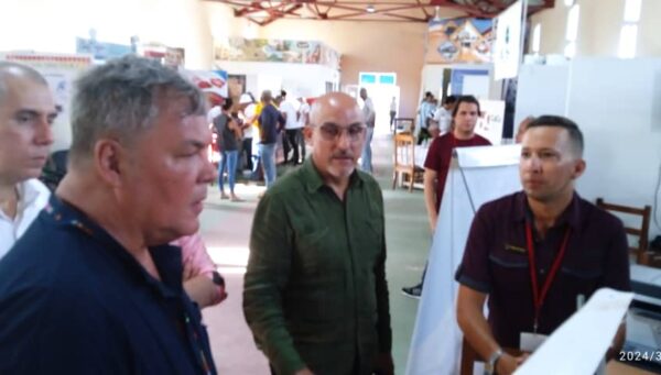 Visit of the Vice President of the National Association of Economists and Accountants of Cuba to the stand of RENOVA S.R.L. at EXPOCAM 2024.