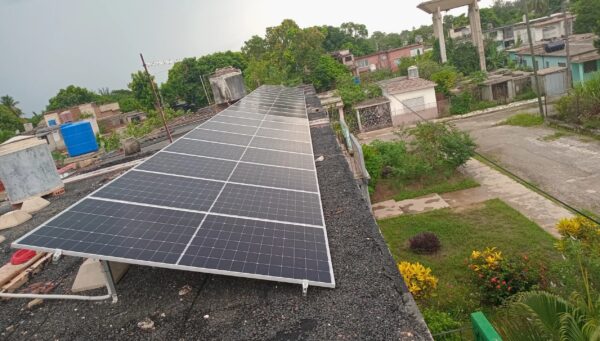 Montaje de Sistema fotovoltaico de 10 kwh en una vivienda en Camagüey.