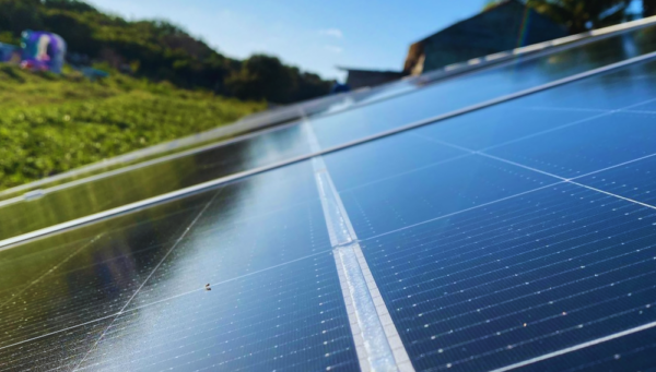 Renova Srl concluye instalación solar en Playa Bonita para Cliente Marlin Santa Lucía