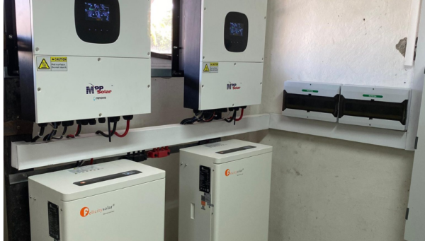 Renova SRL completa instalación fotovoltaica para BANDEC en Las Tunas con tecnología de doble orientación